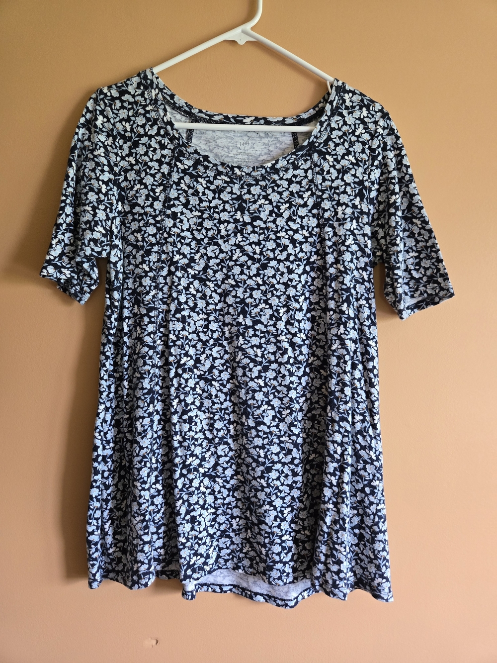 J. Jill Navy Floral Short-Sleeve Swing Top, PTP=18.5"